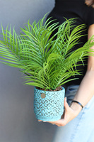 Simple Borneo, sztuczna palma w ceramicznej donicy