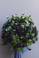 Black Velvet Roses Deluxe, elegancka kompozycja w misie