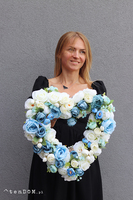 Błękit Serca, dekoracyjny wianek serce kwiatowe