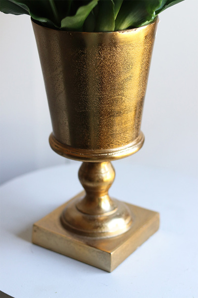 Golden Palace Tulips, nowoczesna wiosenna dekoracja