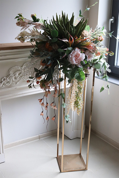 Sand Flowers, dekoracja kwiatowa na stojaku