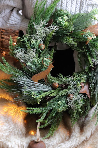 Zimowe Łowy, świąteczny wianek z reniferem