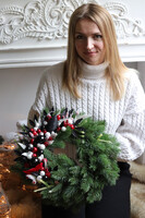 Black Pine, świąteczny wianek na drzwi