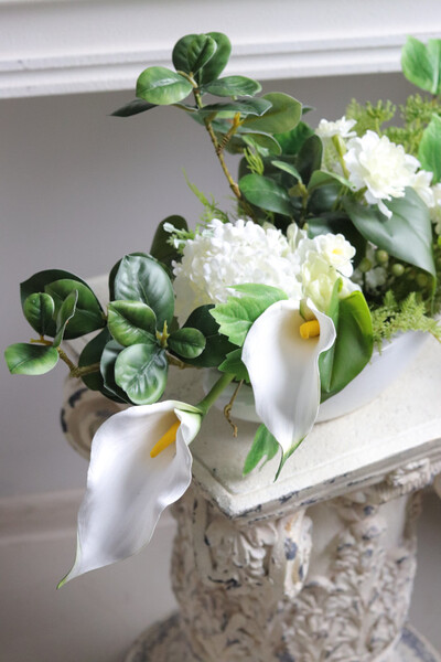 Makebana Laos, kompozycja kwiatowa w naczyniu