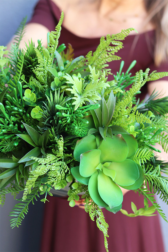 Goldie Greena, kompozycja z sukulentami w donicy glamour