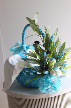 Atena, dekorowany koszyczek wielkanocny z serwetką, wys.28cm