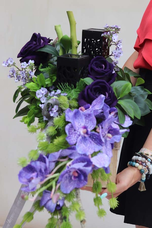 Fioletowe Lata, dekoracja nagrobna w skrzynce