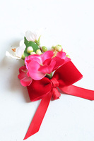 Red Ball, biżuteria kwiatowa dla dwojga