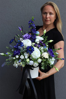 Leosława Tassano, biało - niebieska kompozycja nagrobna, wys.55cm