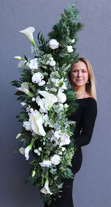 Julena White, girlanda nagrobna / pogrzebowa z kallami, dł.125cm 