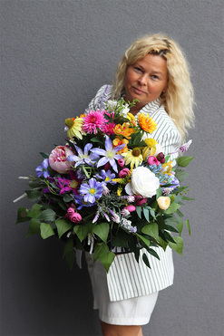 Polskie Ogrody 2, kompozycja nagrobna w plastikowym naczyniu, wym.52x60cm