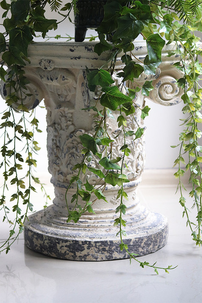 Amazonia, zielona kompozycja w donicy na nóżkach