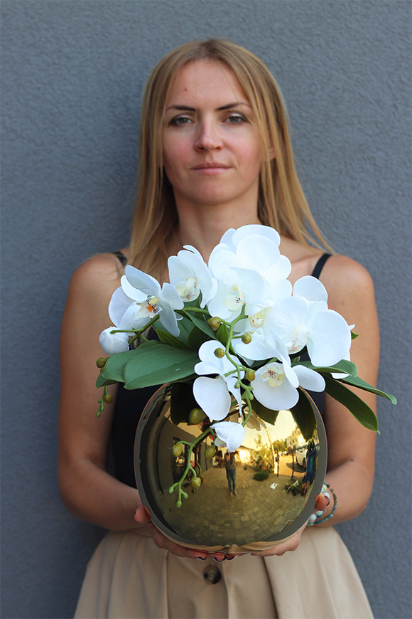 Orchidea Dorata Dekoria, kompozycja w donicy glamour
