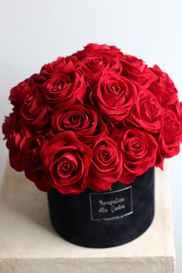 Valentino, flowerbox okolicznościowy z kwiatów sztucznych