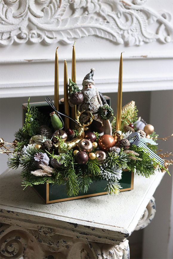 Cristal Deluxe, adwentowy stroik w szkatułce z mikołajem