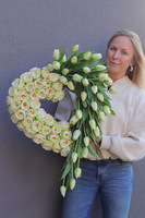 Lovely Tulips, wieniec nagrobny w kształcie serca