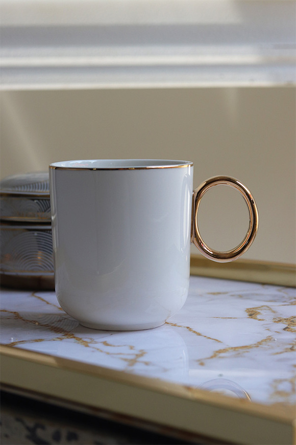 Novelty, porcelanowy kubek ze złotym rantem