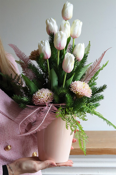 Wiosenna Przystań, dekoracja kwiatowa z tulipanami