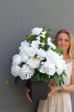 Peonies Change, kompozycja kwiatowa do Twojej donicy, wym.70x50cm