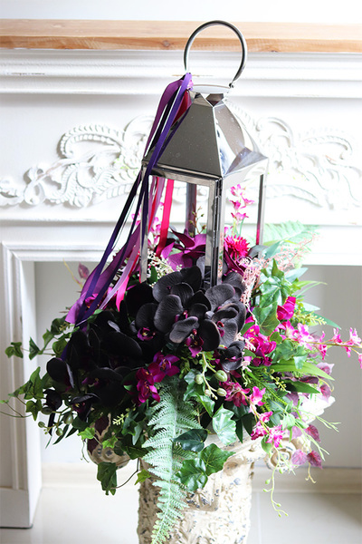 Angelo Garden Violet 3, kompozycja kwiatowa ze srebrnym lampionem