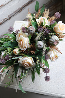 kremowa kompozycja kwiatowa, Tefran, wym.21x31cm 