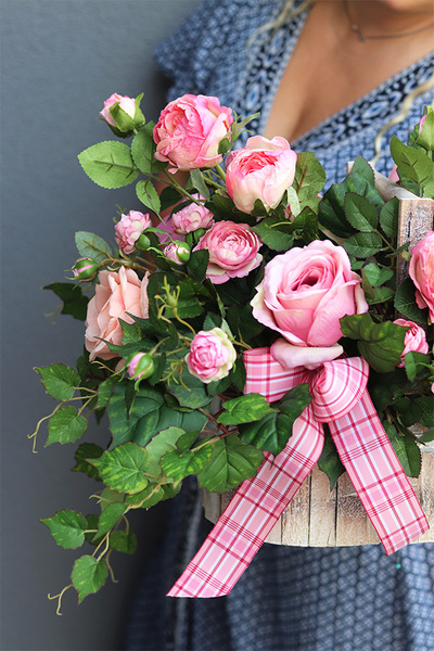 Melitera, dekoracja nagrobna w skrzynce