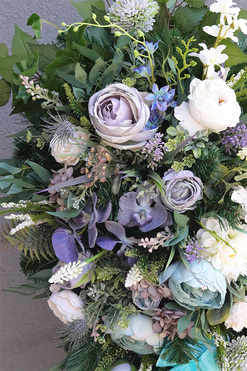 Nadia Blue, wiązanka nagrobna w niebieskiej tonacji, dł.80cm