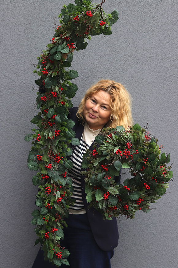 Pod Ostrokrzewem, świąteczny wianek dekoracyjny