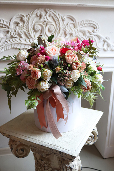 Elegancya Small, bogaty flowerbox w welurowym pudełku