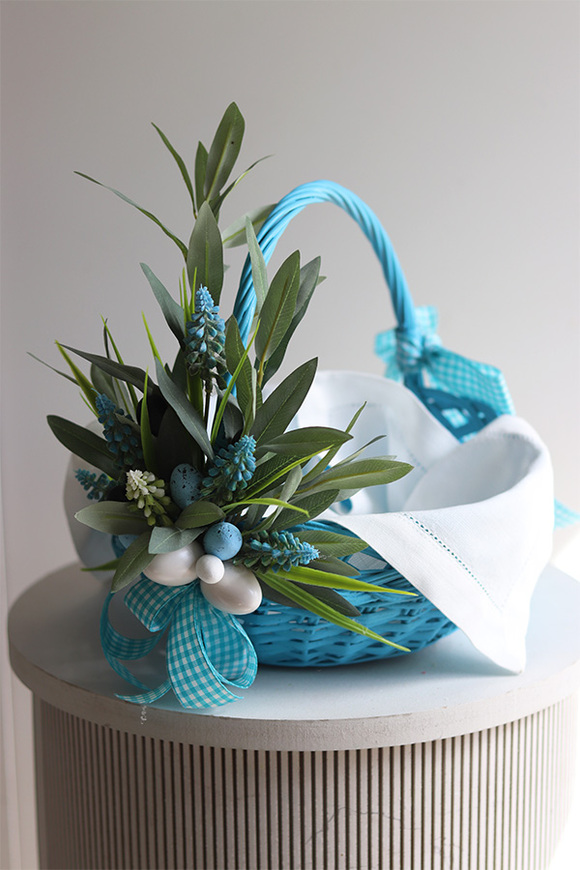 Atena, dekorowany koszyczek wielkanocny z serwetką