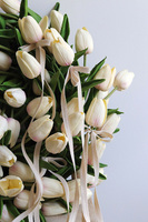 Tulipanowy Raj, biały wianek z piankowych tulipanów