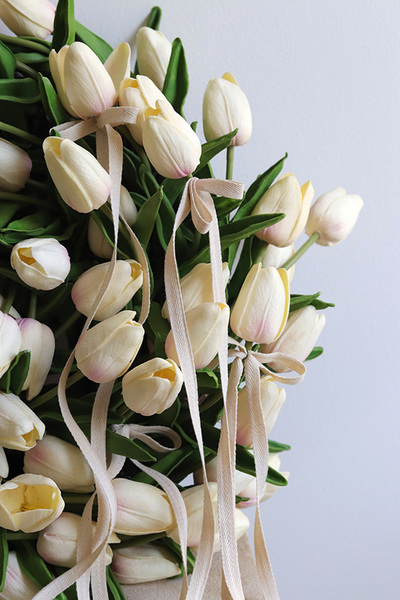 Tulipanowy Raj, biały wianek z piankowych tulipanów