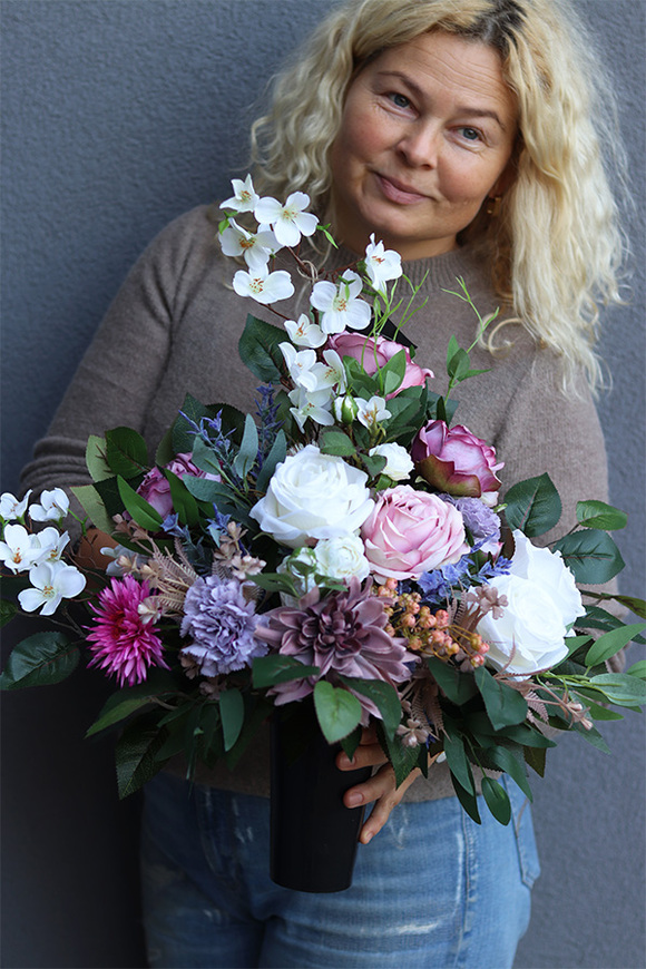 Białe Marzenia, dekoracja nagrobna na gałęzi