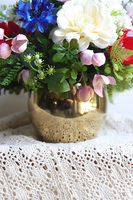 Mazuria Gold, kompozycja kwiatowa w naczyniu