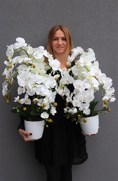 White House Mediolan 2, sztuczny storczyk w donicy