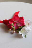 Red Ball, biżuteria kwiatowa dla dwojga