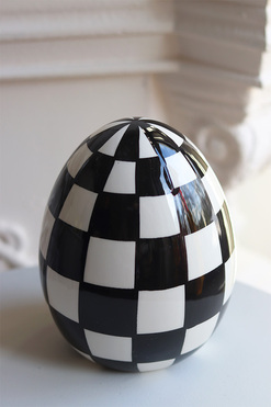 OD RĘKI Wednesday Easter, jajko wielkanocne figurka B, wys.18cm