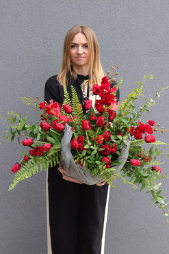 Volcan Carmina, kompozycja nagrobna w misie, wym.67x70cm 