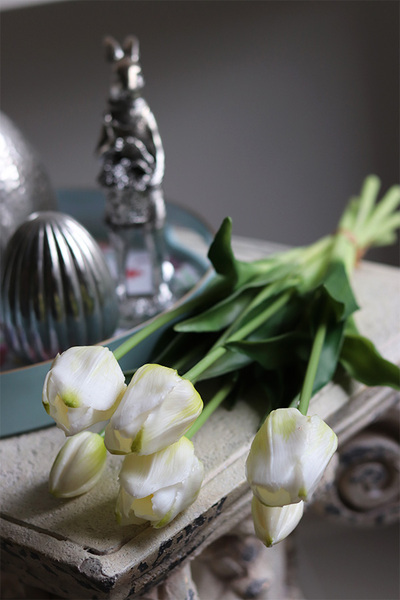 April, bukiet tulipanów silikonowych Biały z domieszką Zieleni
