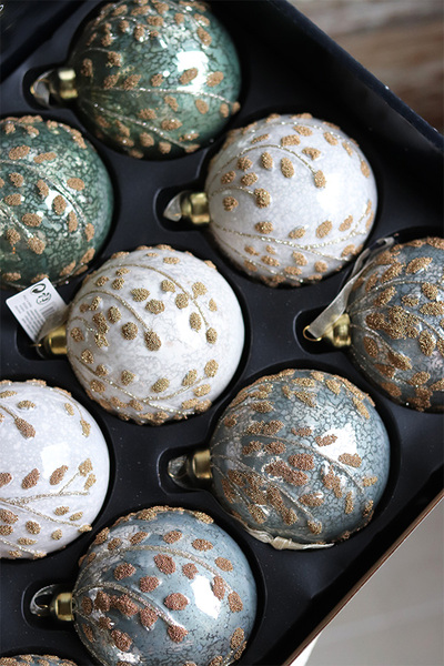 Misty Winter, błyszczące świąteczne bombki