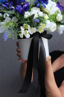 Leosława Tassano, biało - niebieska kompozycja nagrobna, wys.55cm