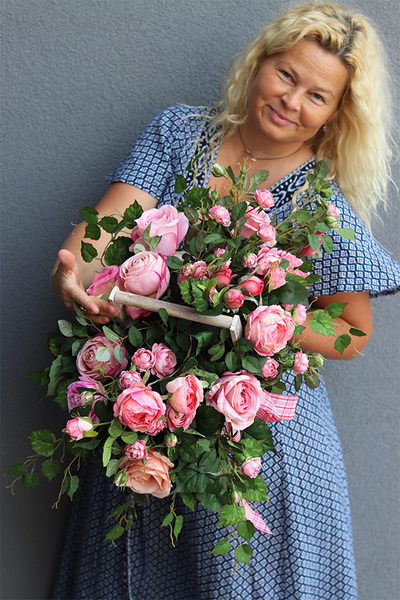 Melitera, dekoracja nagrobna w skrzynce