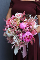 Rosanera, elegancki flowerbox z kolorowymi kwiatami