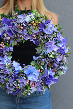 Niebieska Nemora, wianek z hortensji na drzwi, śr.40cm