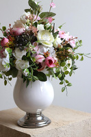 Luizjana, kompozycja kwiatowa w pucharze