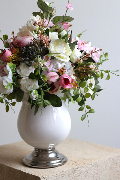 Luizjana, kompozycja kwiatowa w pucharze