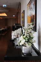 Easter Hotels, dekoracja wielkanocna w srebrnym naczyniu