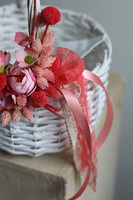 Malinowy, dekorowany koszyczek wielkanocny, wys.32cm 