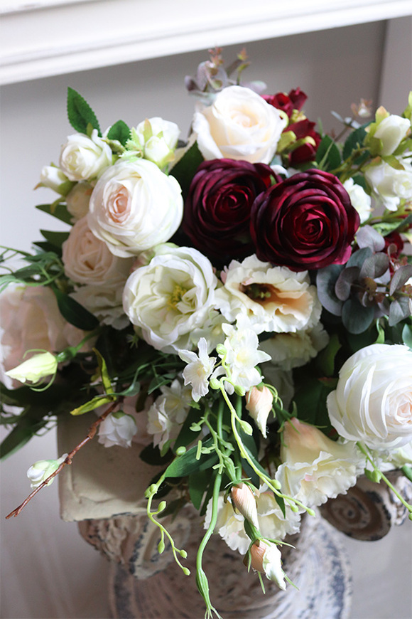 Lierta, elegencki bukiet w wazonie