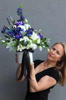 Leosława Tassano, biało - niebieska kompozycja nagrobna, wys.55cm